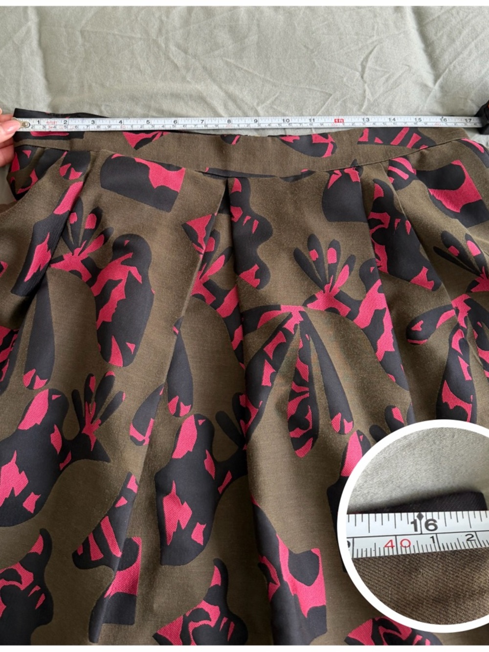 Banana Republic Camo Pleated Mini Skirt – Size 14 - Picture 5 of 8